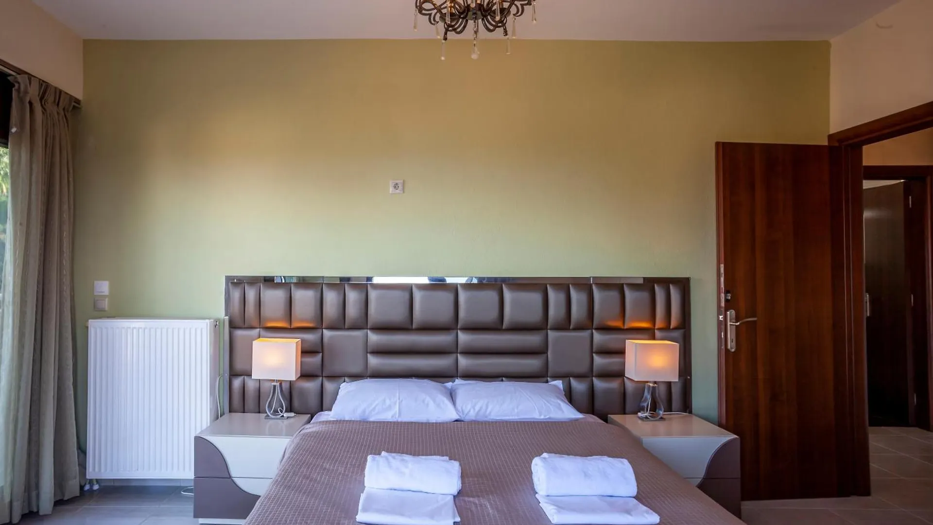 Perfect View Villa Deny With 6 Bedrooms And Heated Pool Hanioti 0*,
