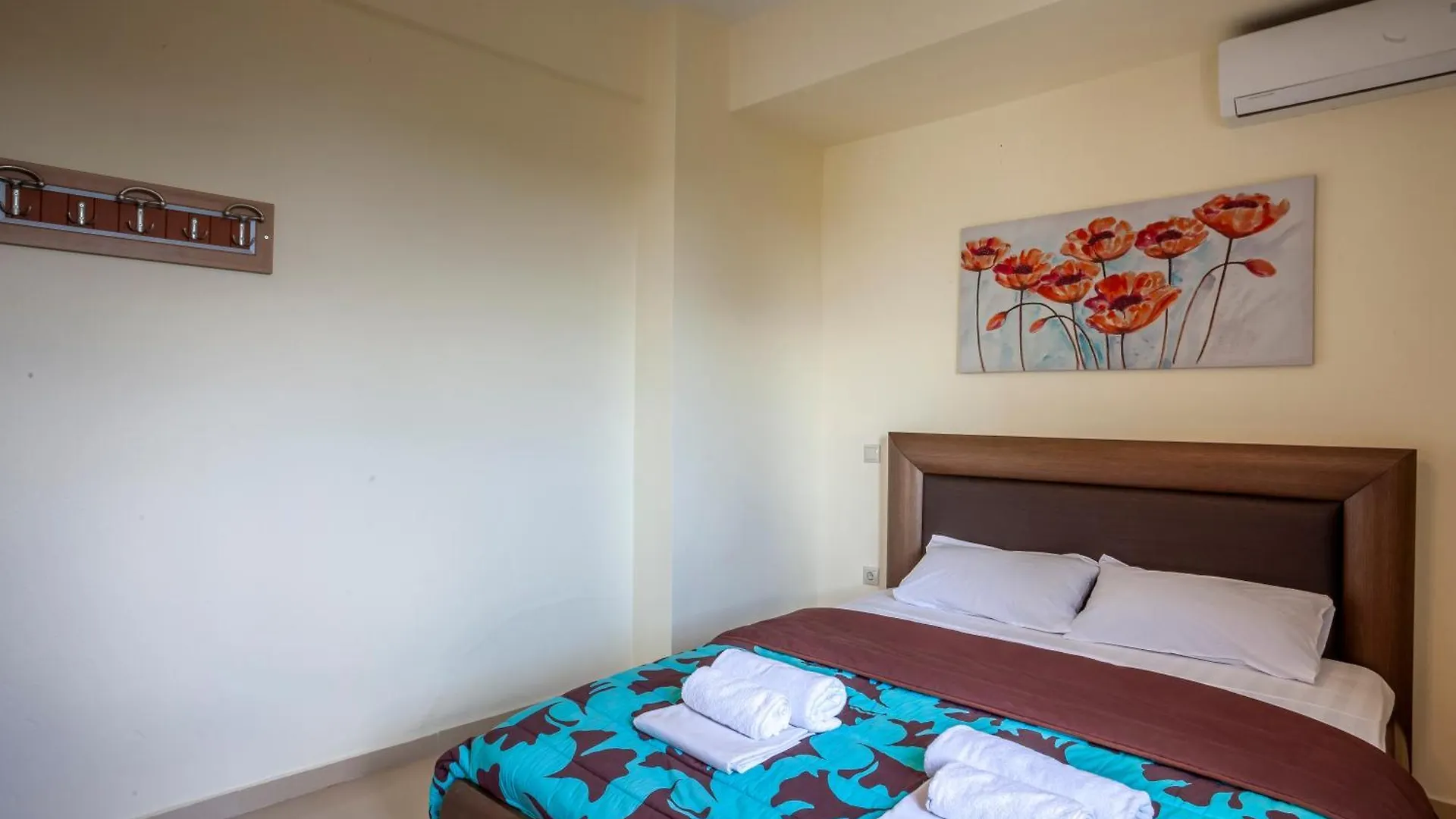 Perfect View Villa Deny With 6 Bedrooms And Heated Pool Hanioti