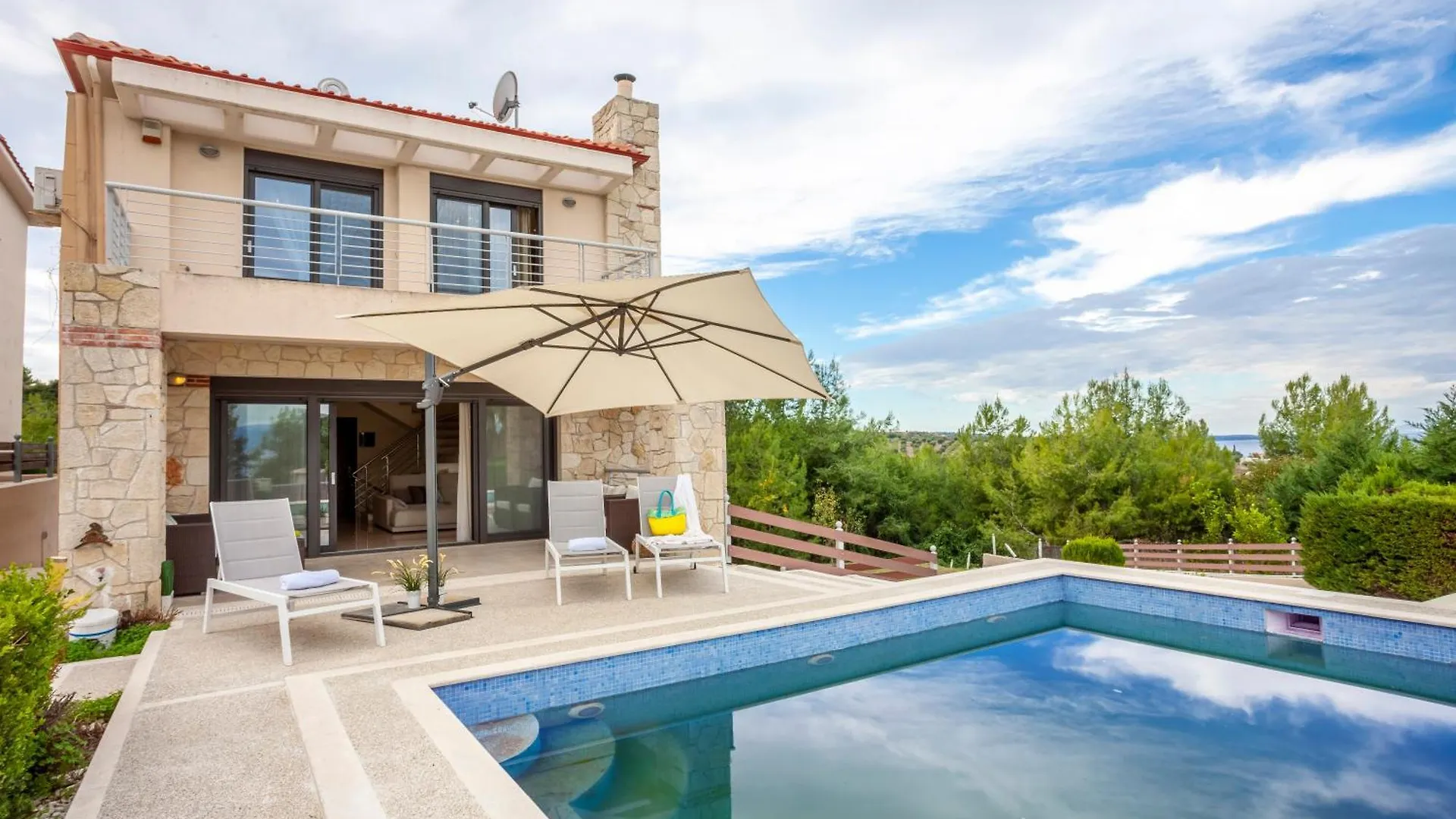 Perfect View Villa Deny With 6 Bedrooms And Heated Pool Hanioti 0*,