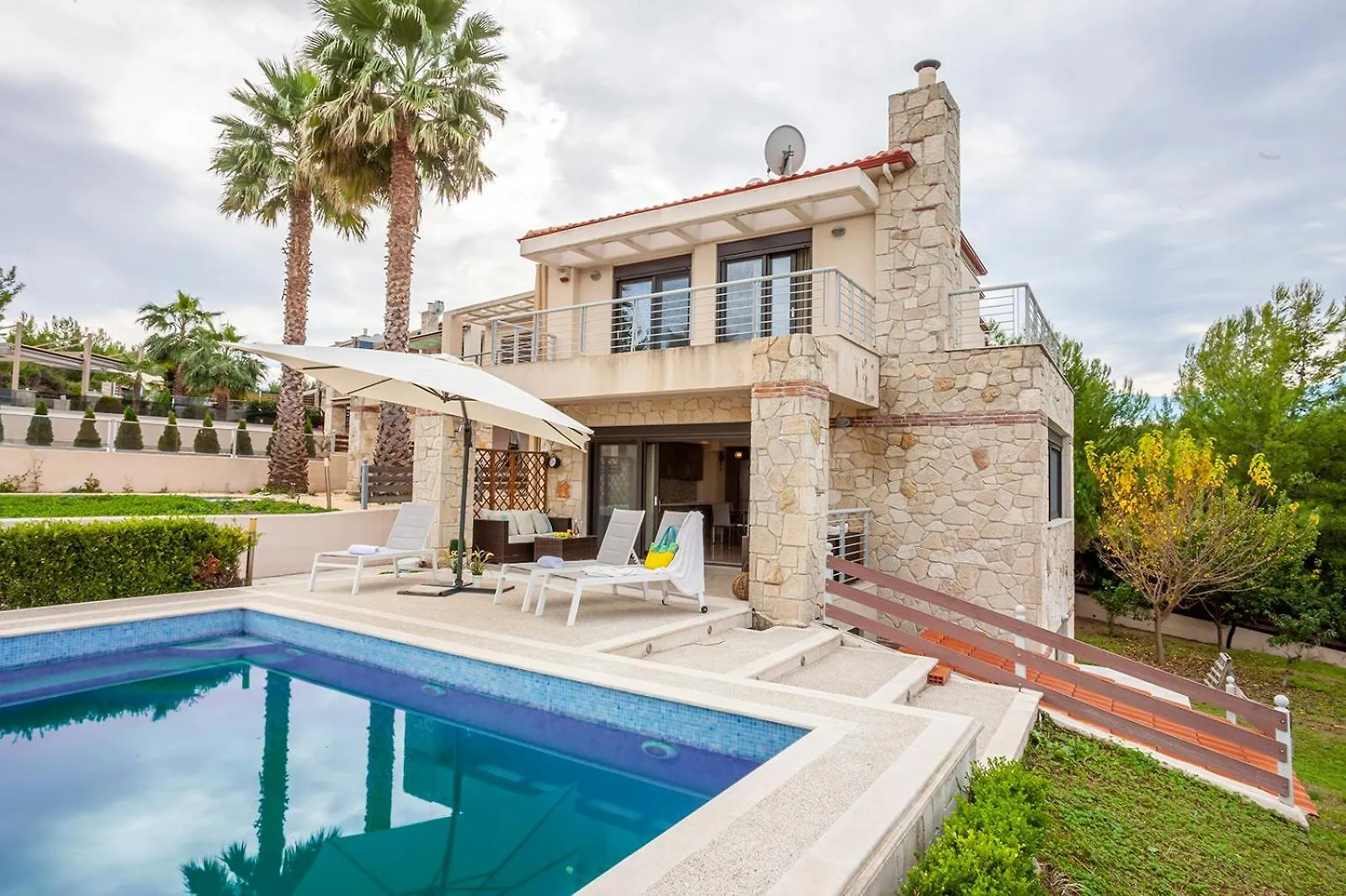 Perfect View Villa Deny With 6 Bedrooms And Heated Pool location