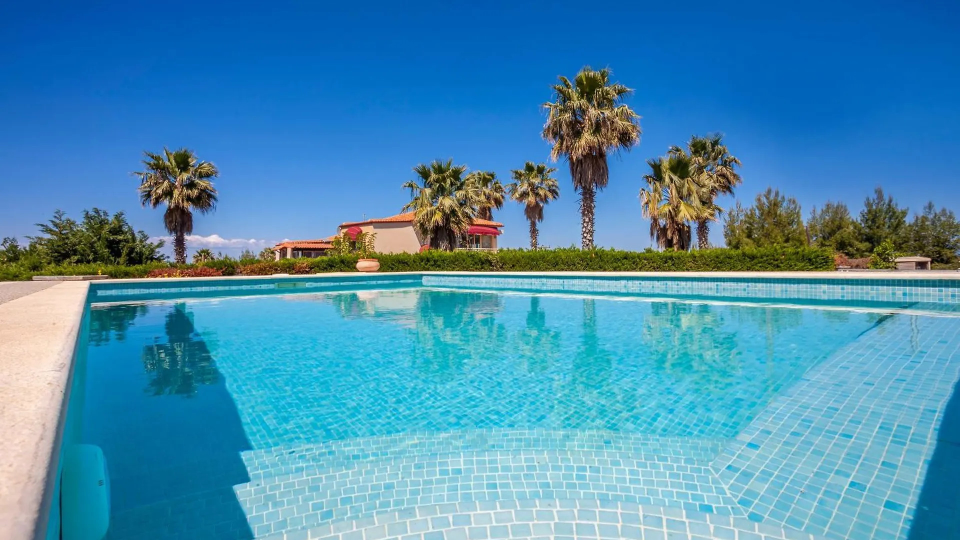 Perfect View Villa Deny With 6 Bedrooms And Heated Pool Hanioti